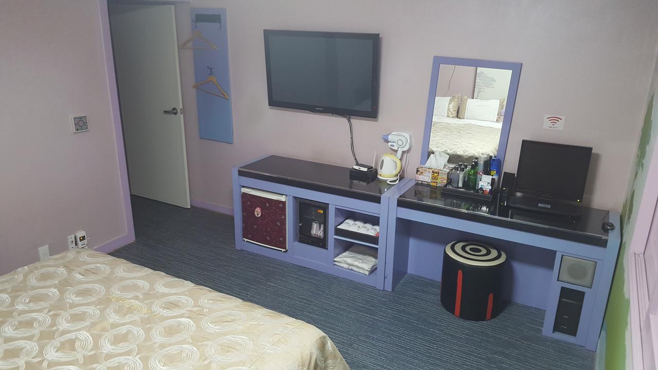 Motel Iu Чангуон Екстериор снимка